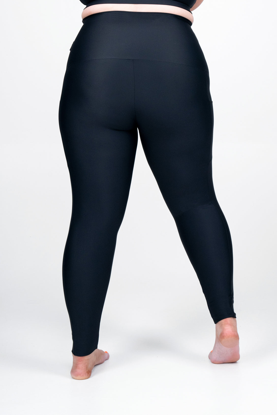 Black Performance - Panel Pocket Extra High Waisted Capri Leggings