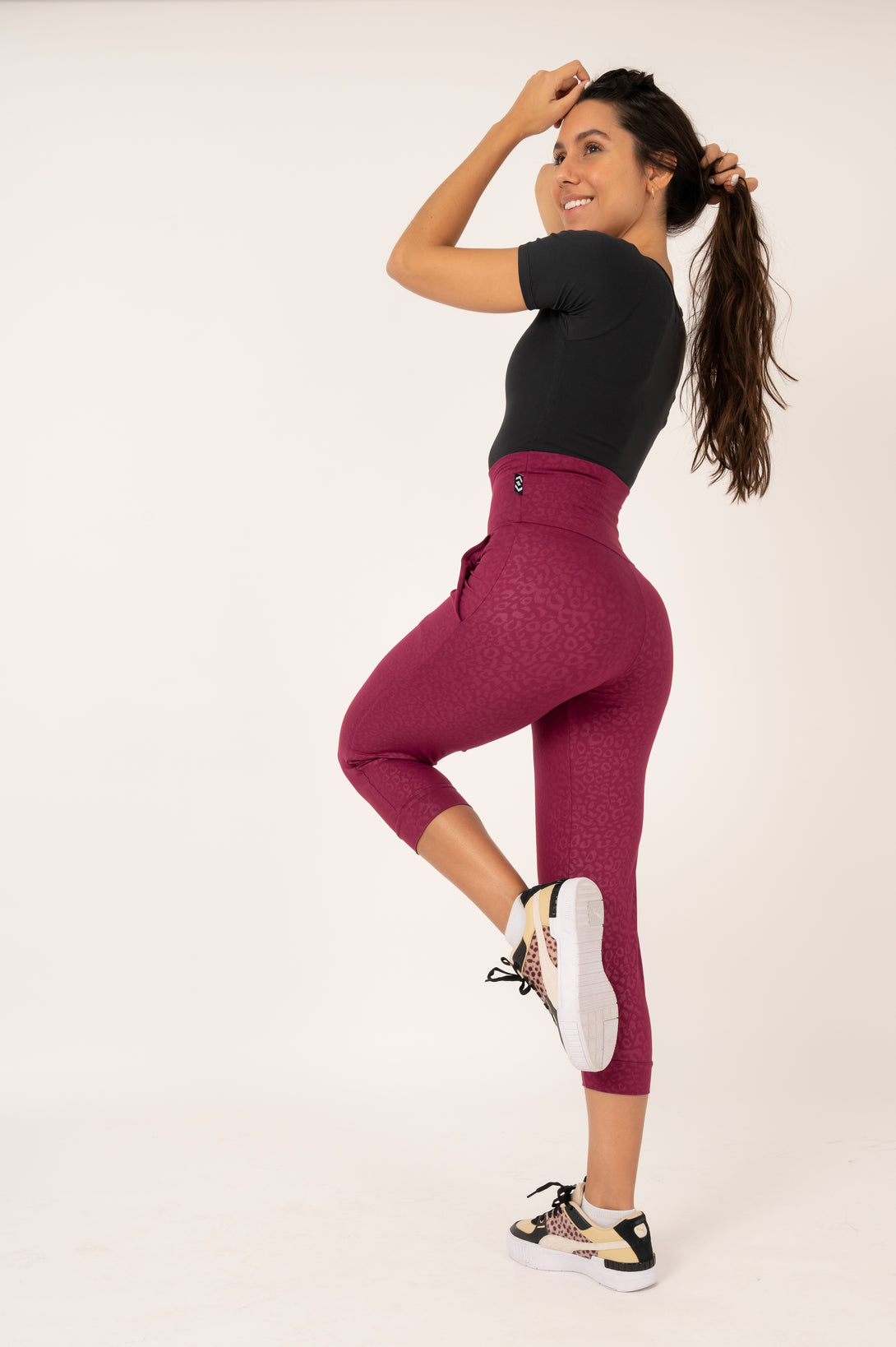 Berry Exotic Touch Jag - Jogger Capris W/ Pockets - Exoticathletica