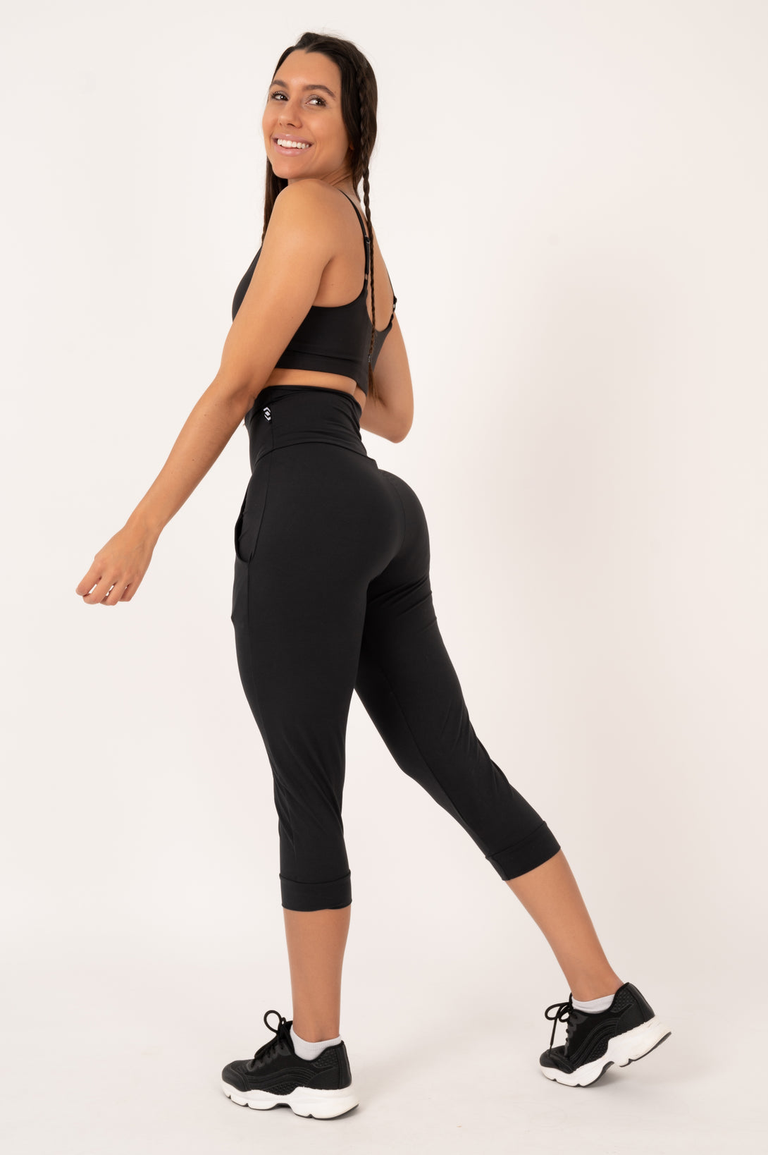 Black Soft to Touch - Jogger Capris w/ Pockets - Exoticathletica