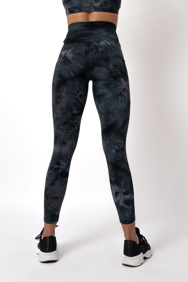 Dark and Moody Tie Dye Body Contouring - Panel Pocket High Waisted 7/8 Leggings