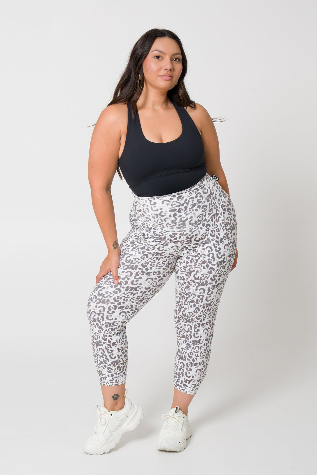 Snow Jag Soft to Touch - Jogger Capris w/ Pockets - Exoticathletica