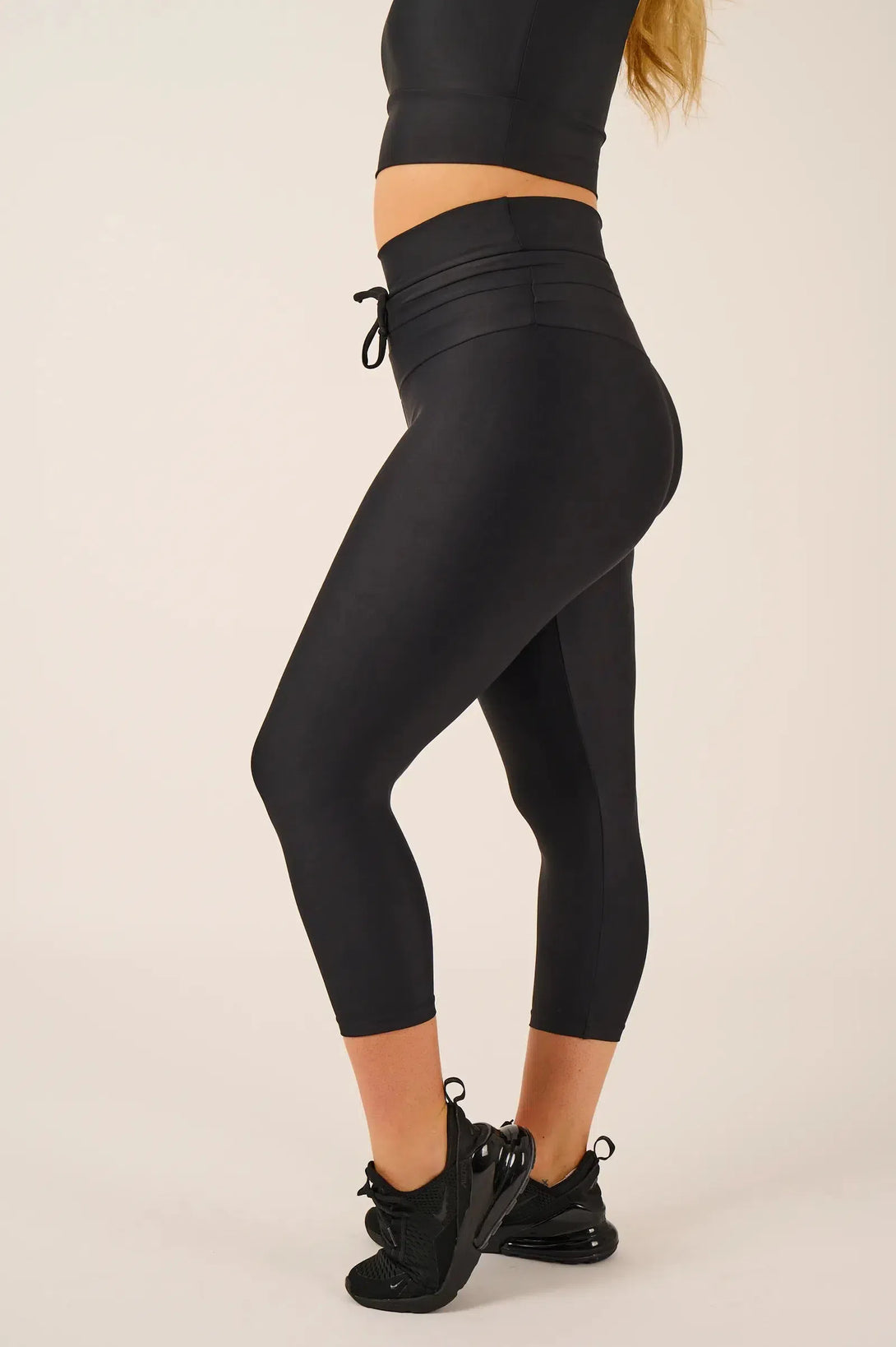 Performance Drawstring High Waisted Capri Leggings Black