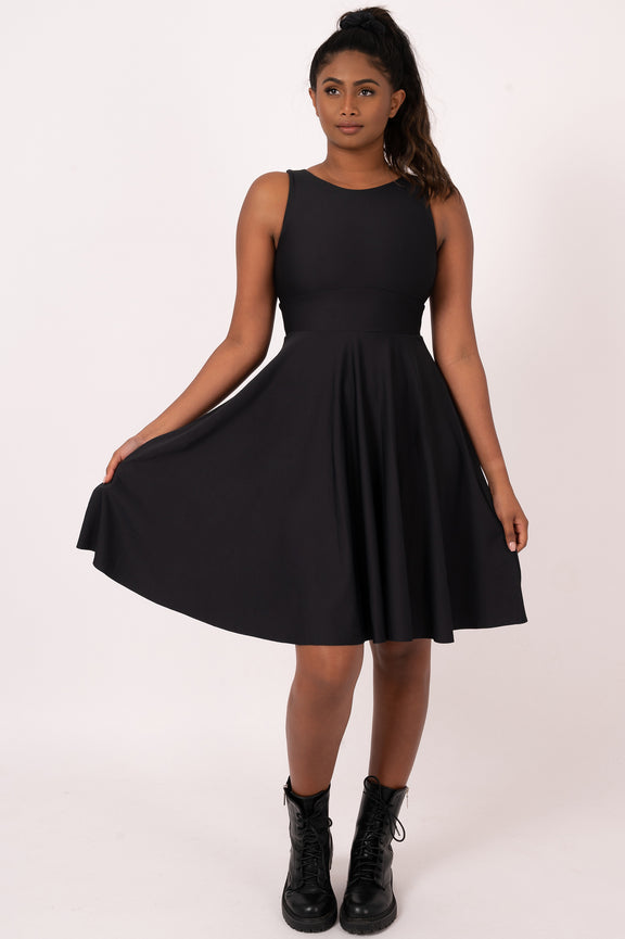 Black | Reversible Comfort Crop Midi Dress | Exoticathletica